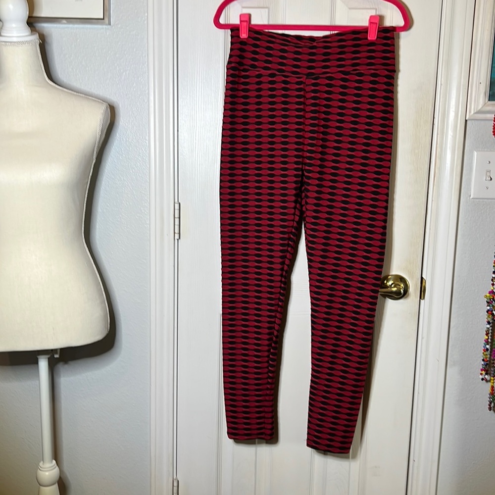 Booty accenting leggings